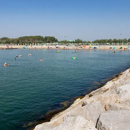 Pioppi Lido Altanea 公寓